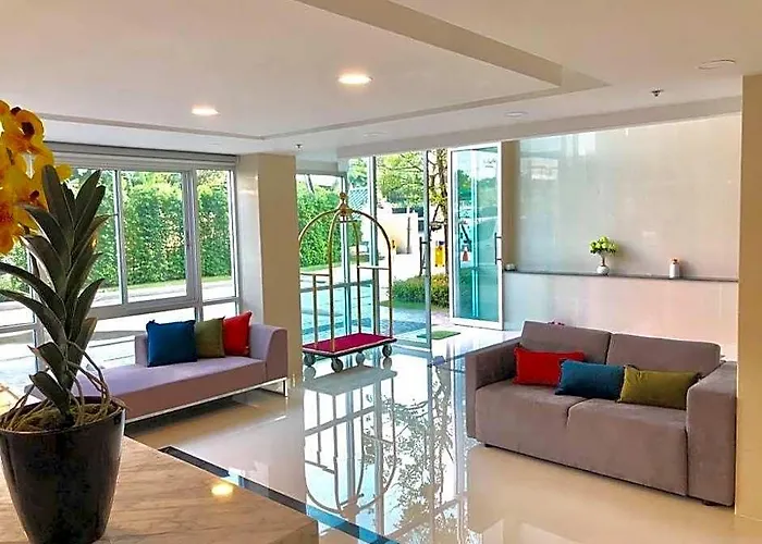 The Lux Ladprao 10 Hotell