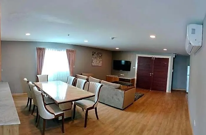 The Lux Ladprao 10 Hotell