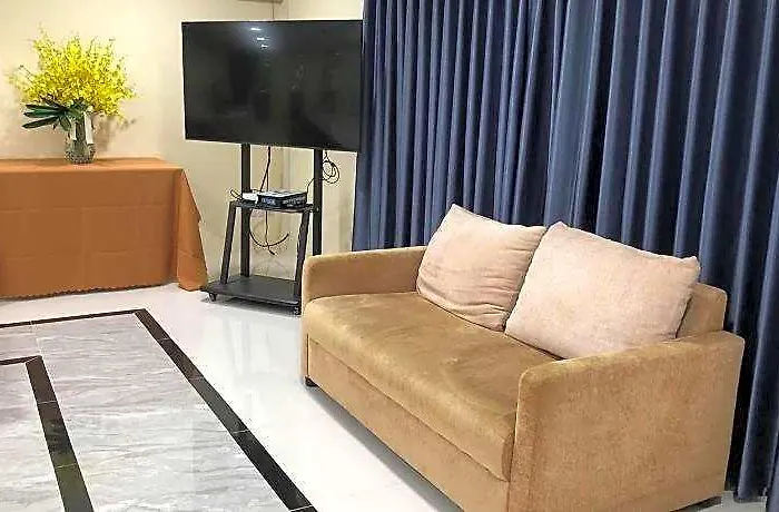 The Lux Ladprao 10